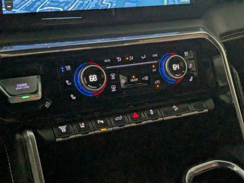 Used 2025 GMC Sierra 2500 Denali Ultimate AWD/4WD image 18