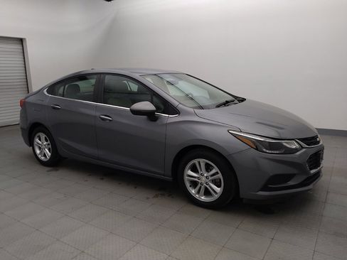 Used 2018 Chevrolet Cruze LT image 11