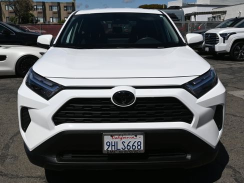 Used 2023 Toyota RAV4 LE image 7