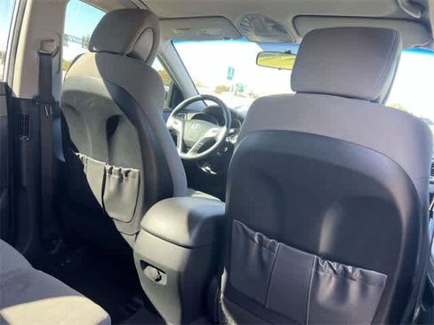 Used 2017 Hyundai Santa Fe Sport image 13
