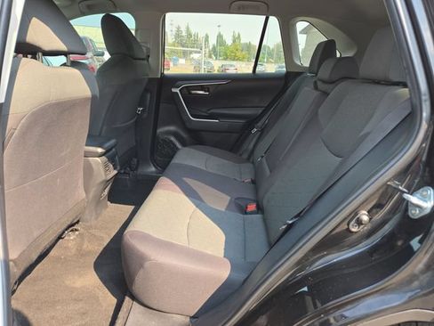 Used 2024 Toyota RAV4 XLE AWD/4WD image 31