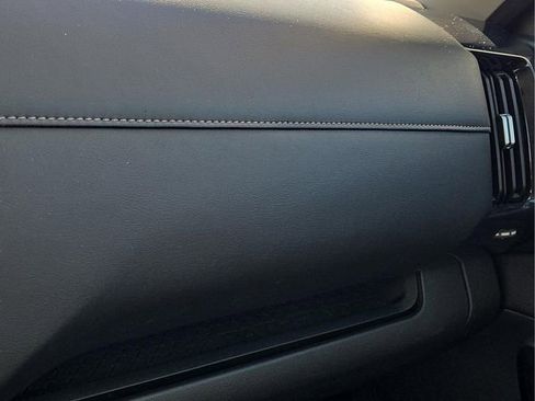 Used 2025 Nissan Pathfinder SV image 27