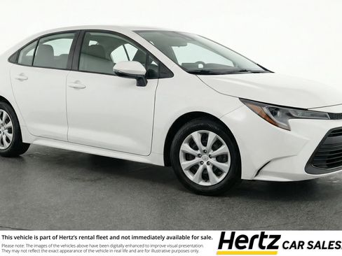 Used 2025 Toyota Corolla LE image 1