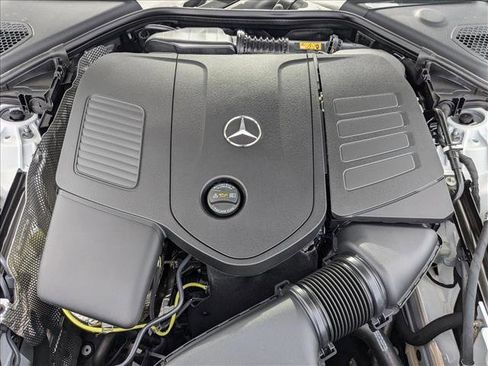 Used 2025 Mercedes-Benz E 350 4MATIC Sedan image 16