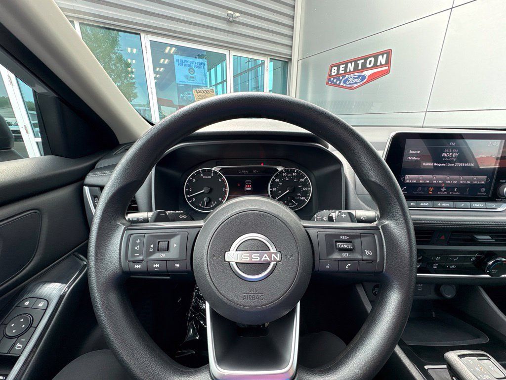 Used 2024 Nissan Rogue S FWD image 16