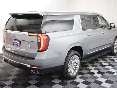 Used 2025 GMC Yukon XL Denali AWD/4WD image 21