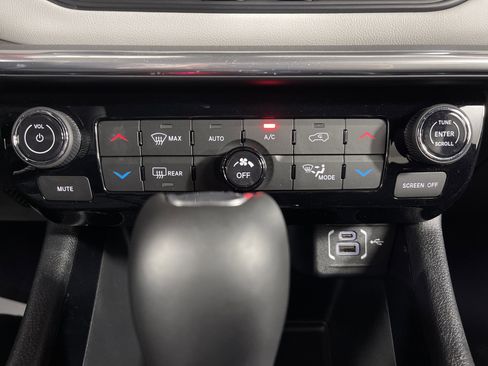 Used 2024 Jeep Compass Limited image 24