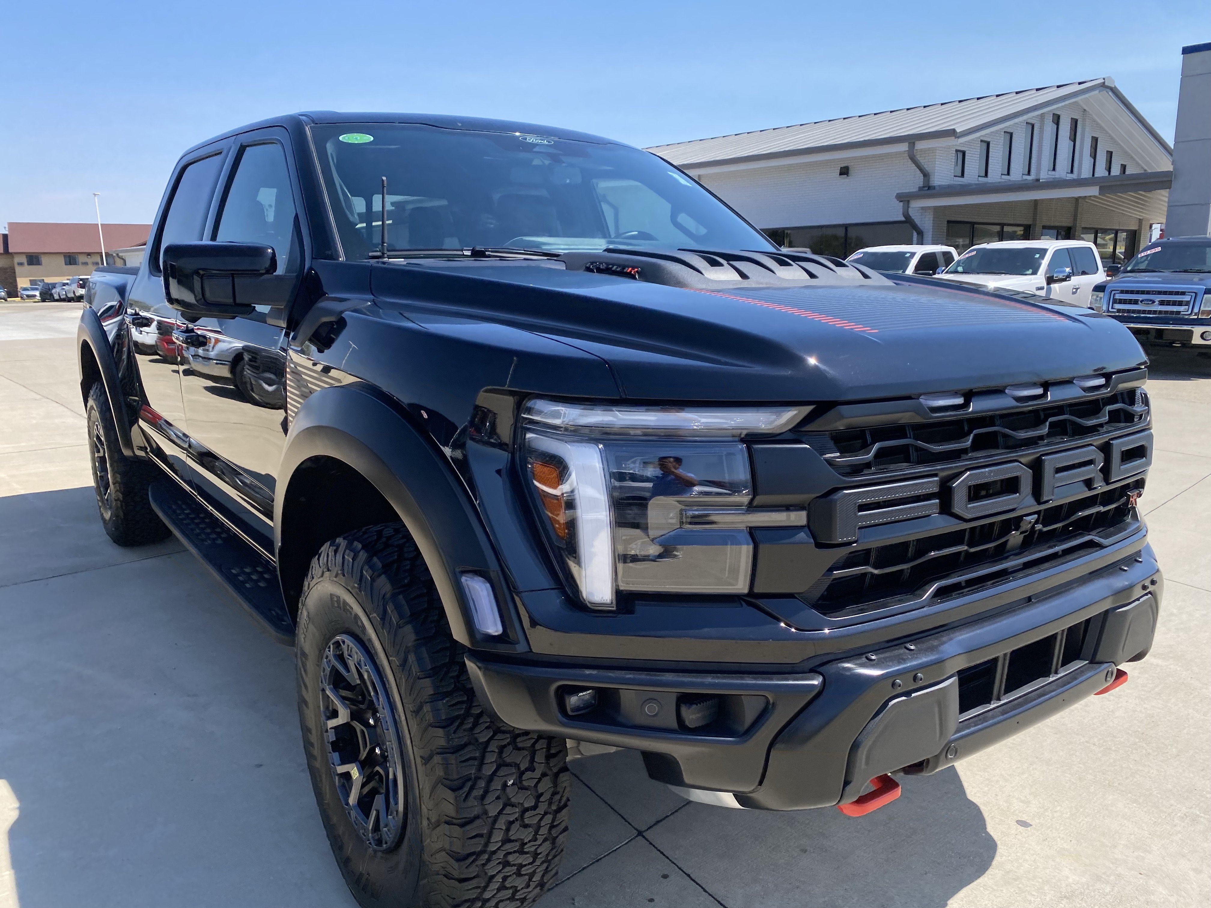 Used 2025 Ford F150 Raptor w/ Equipment Group 803A Raptor R AWD/4WD image 2