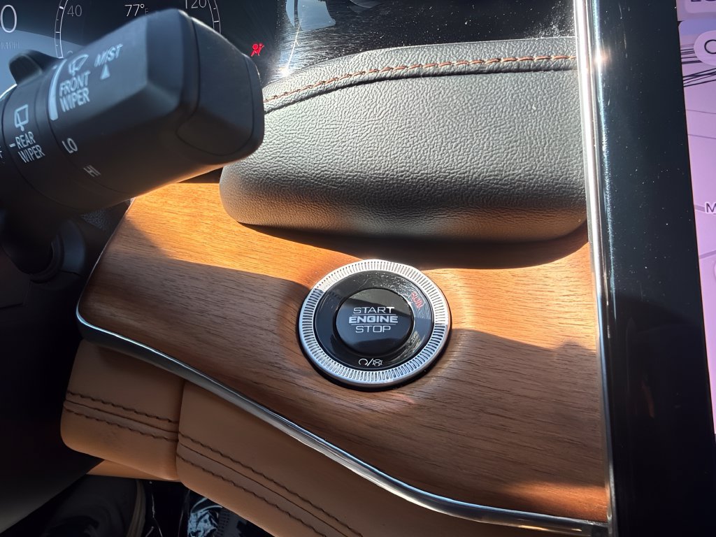 Used 2025 Jeep Grand Cherokee L Summit AWD/4WD image 22