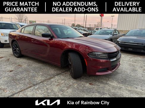 Used 2019 Dodge Charger SXT image 1
