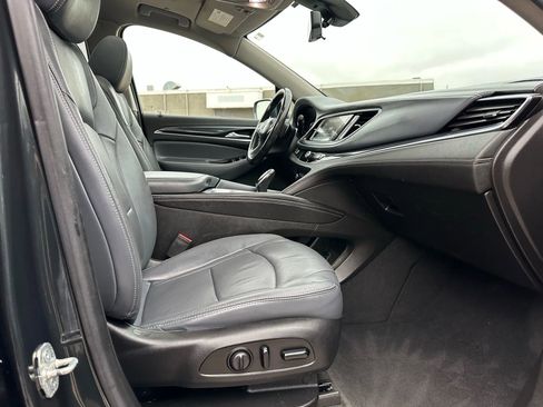 Used 2019 Buick Enclave Essence image 25