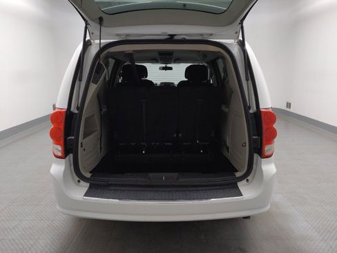 Used 2016 Dodge Grand Caravan SXT FWD image 29