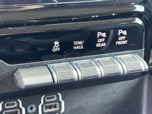 Used 2022 RAM 1500 Laramie AWD/4WD image 61