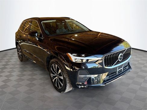 Used 2023 Volvo XC60 B5 Core image 4