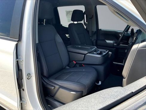Used 2020 Chevrolet Silverado 1500 Custom w/ Custom Value Package AWD/4WD image 32