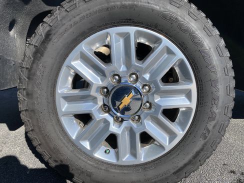 Used 2024 Chevrolet Silverado 2500 High Country w/ High Country Premium Package image 51