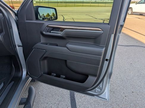 Used 2025 GMC Sierra 1500 Elevation image 5