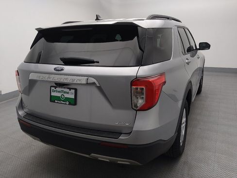 Used 2021 Ford Explorer XLT w/ Equipment Group 202A AWD/4WD image 7