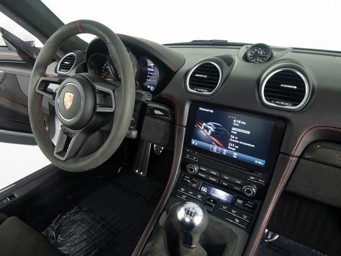 Certified 2022 Porsche 718 Cayman GT4 RWD image 37