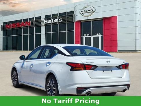 Certified 2024 Nissan Altima 2.5 SV w/ SV Premium Package FWD image 5