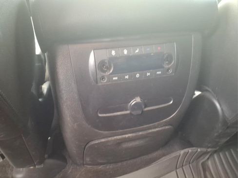 Used 2008 Chevrolet Suburban LT w/ LT Preferred Equipment Group AWD/4WD image 16