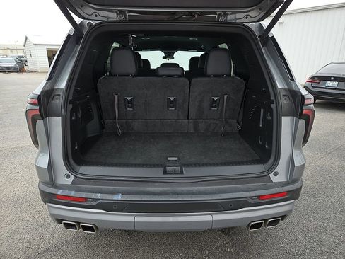 Used 2024 Chevrolet Traverse LT image 14