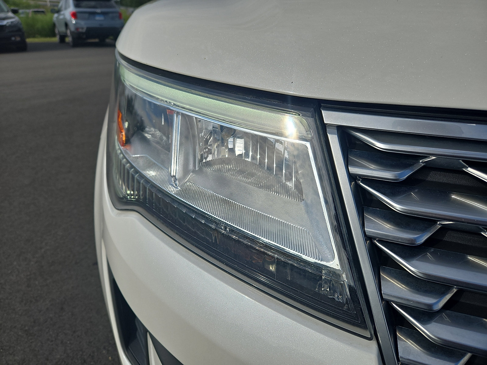 Used 2019 Ford Explorer Platinum AWD/4WD image 9