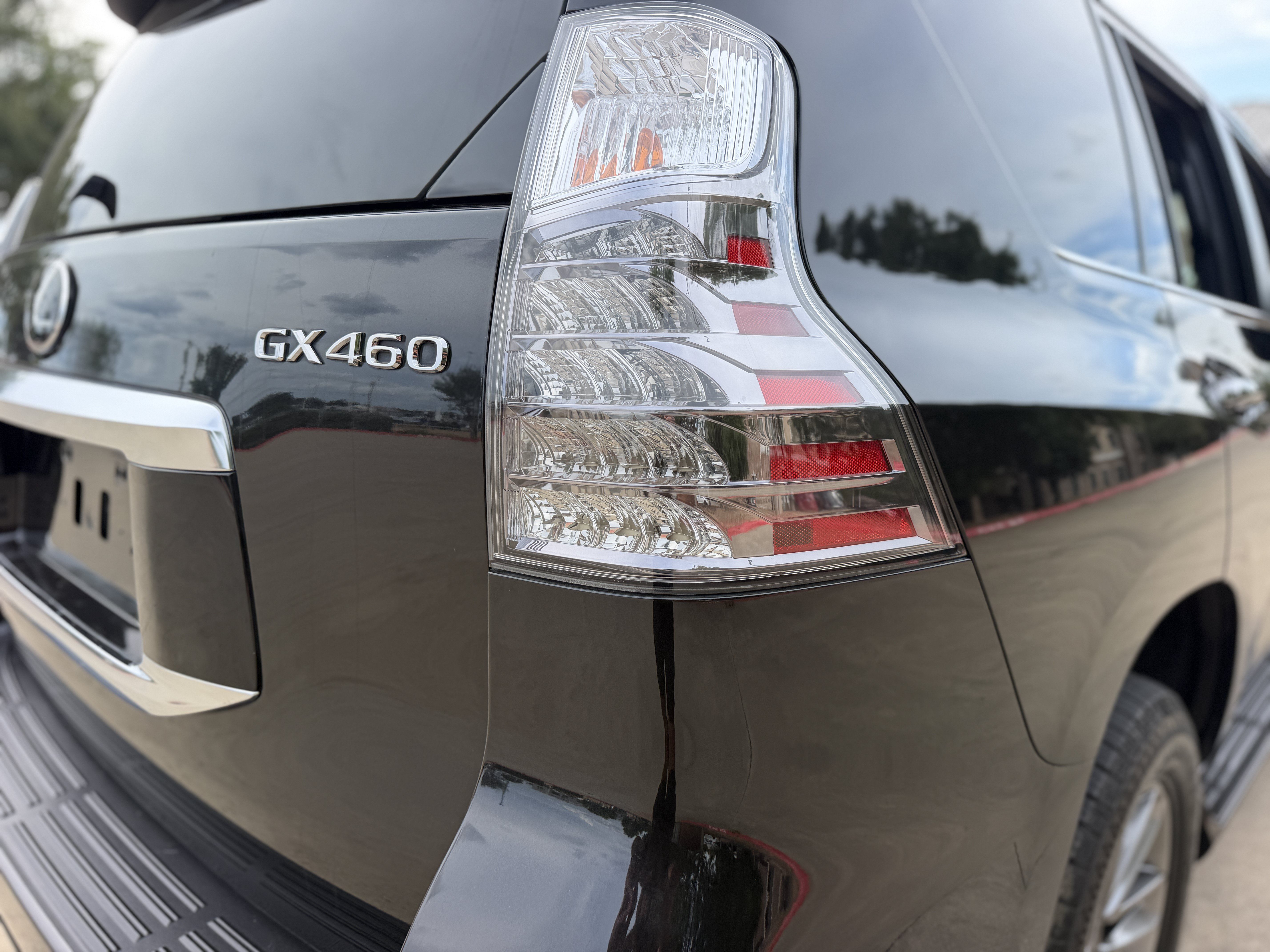 Used 2022 Lexus GX 460 Premium w/ Premium Package AWD/4WD image 10