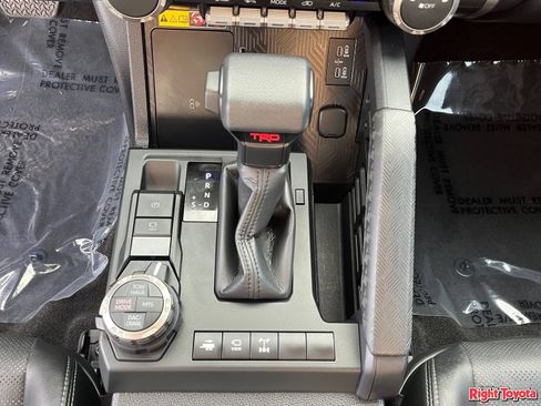 Certified 2026 Toyota 4Runner TRD Off-Road Premium w/ Tow Technology Package AWD/4WD image 31