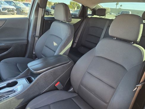 Used 2021 Chevrolet Malibu LT image 23