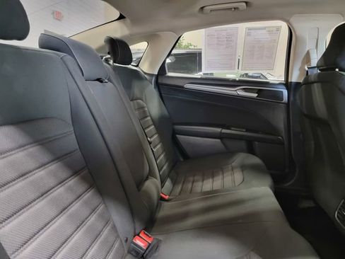 Used 2020 Ford Fusion SE AWD/4WD image 14
