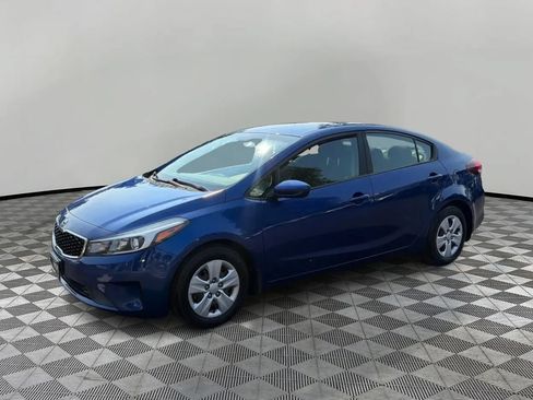 Used 2018 Kia Forte LX w/ LX Popular Package FWD image 2