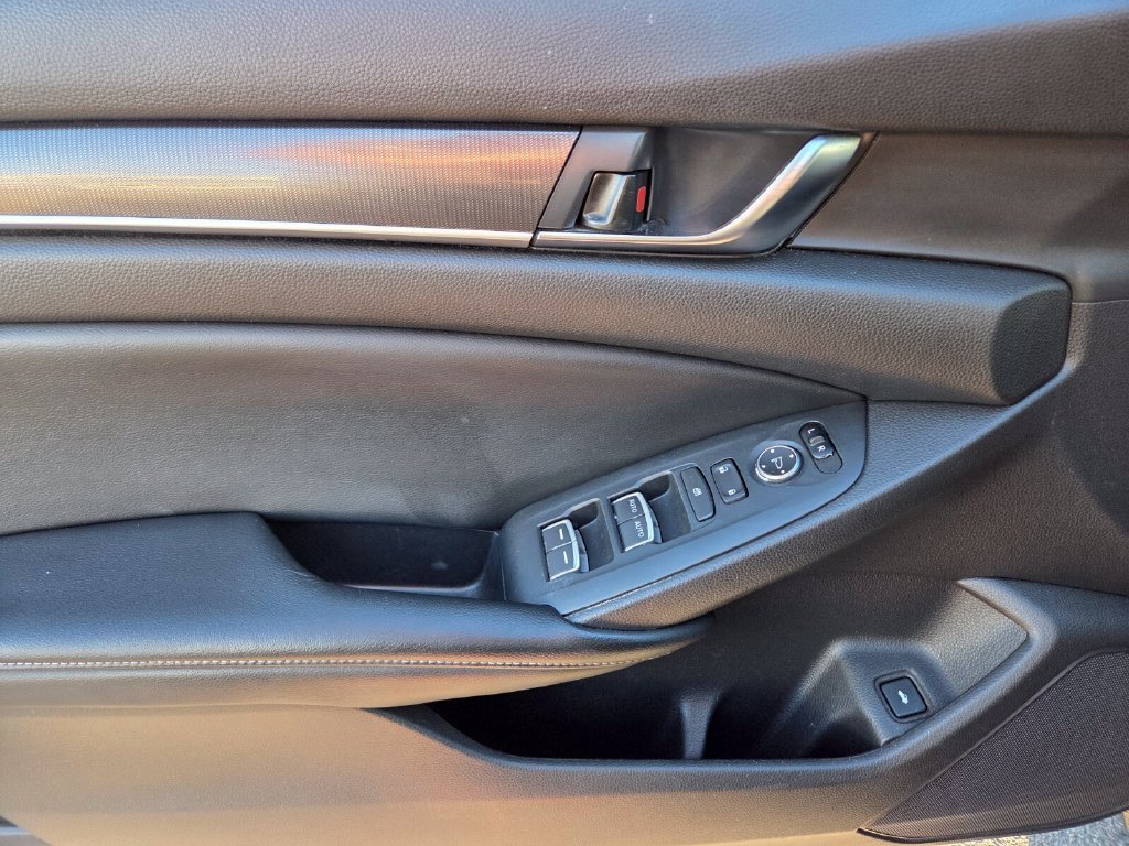Used 2018 Honda Accord Sport image 22