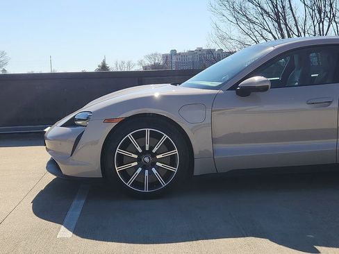 Certified 2022 Porsche Taycan image 6