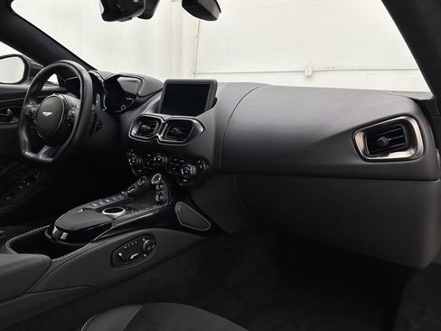 Used 2022 Aston Martin V8 Vantage image 60