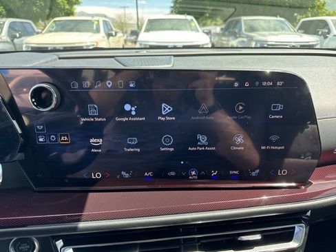 Used 2024 Chevrolet Traverse Z71 w/ Enhanced Driving Package AWD/4WD image 29
