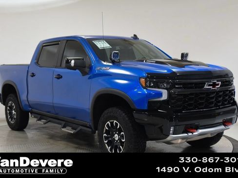 Used 2024 Chevrolet Silverado 1500 ZR2 w/ Technology Package AWD/4WD image 1
