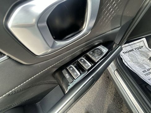 Used 2023 Kia Sorento SX image 19