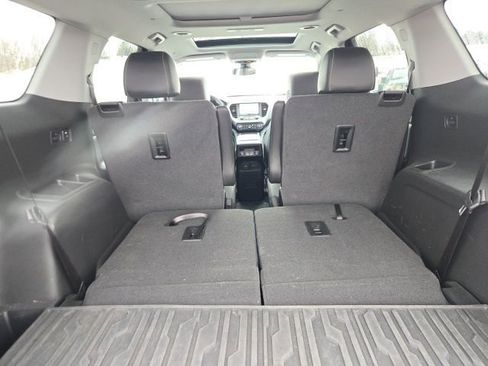 Used 2023 GMC Acadia SLT w/ Technology Package image 49