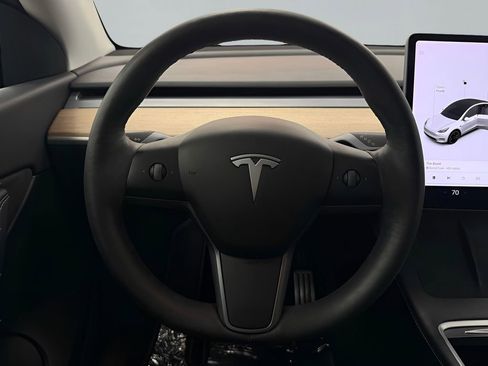 Used 2022 Tesla Model Y Performance AWD/4WD image 16
