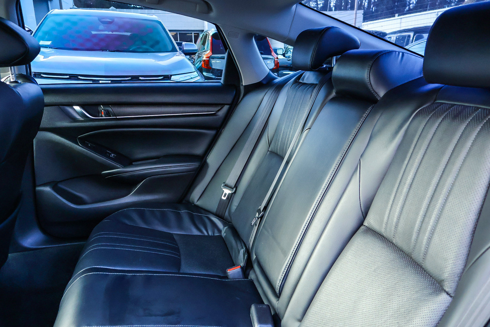 Used 2018 Honda Accord Touring image 16