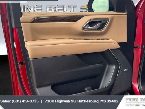 Used 2024 Chevrolet Suburban Premier w/ Premium Package image 17