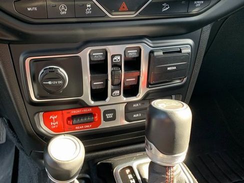 Used 2019 Jeep Wrangler Unlimited Rubicon image 27