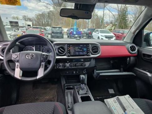 Used 2023 Toyota Tacoma SR5 w/ Black Out Package (TMS) AWD/4WD image 6