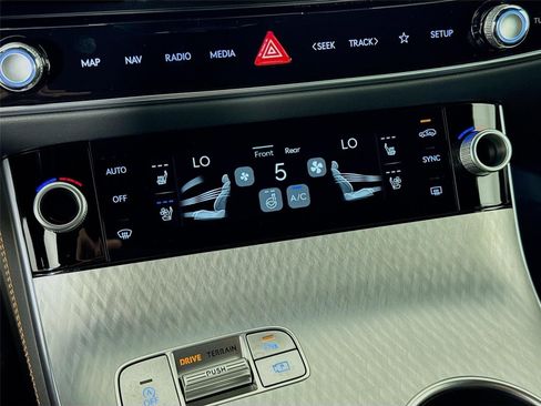 New 2026 Genesis GV70 2.5T Sport Prestige AWD/4WD image 18