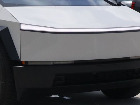 Used 2024 Tesla Cybertruck Cyberbeast AWD/4WD image 9