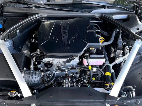 Used 2025 Genesis G70 2.5T RWD image 32