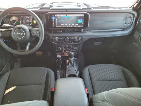 Certified 2025 Jeep Wrangler Unlimited Rubicon 4xe w/ Convenience Group AWD/4WD image 6