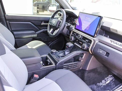 Certified 2024 Toyota Tacoma TRD Off-Road AWD/4WD image 18