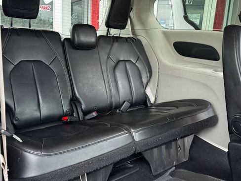 Used 2020 Chrysler Voyager Lxi FWD image 24